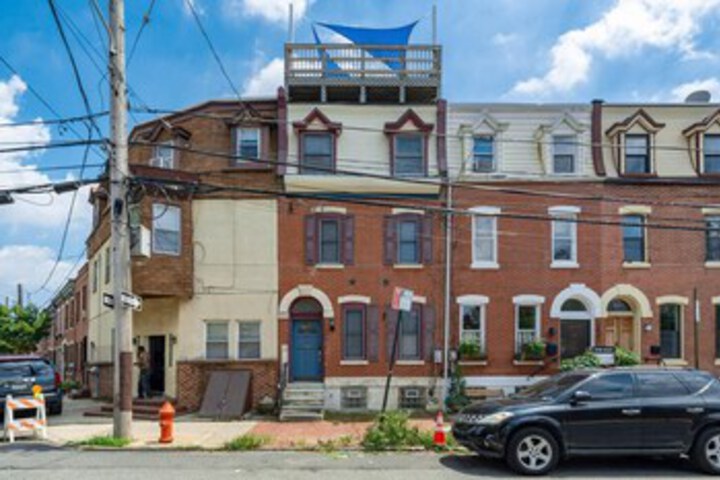 Image of 2439 Grays Ferry