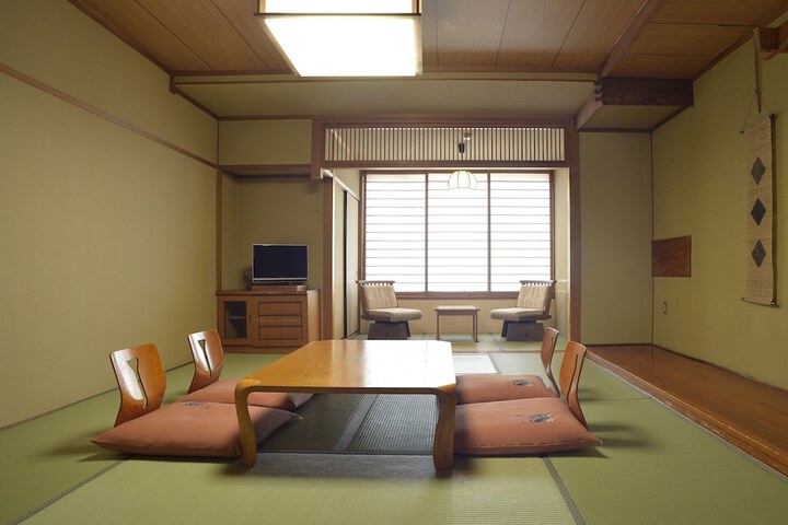 Room 11 of 39