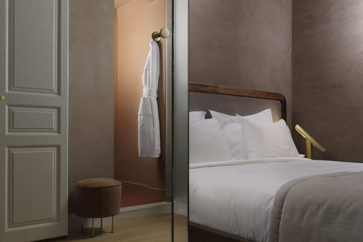Room 19 of 67