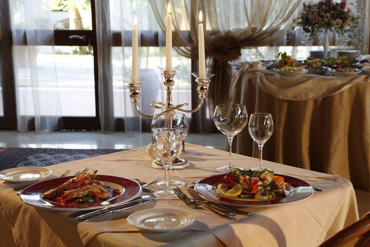 Dining 36 of 75