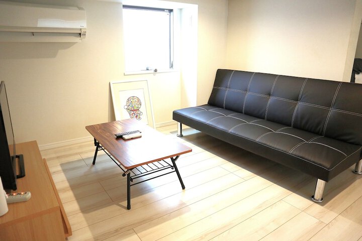 Room 73 of 143