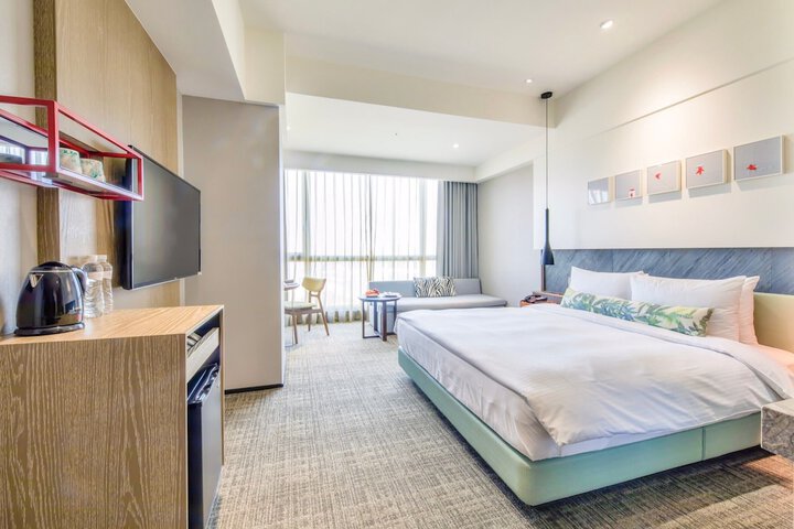 Room 43 of 104