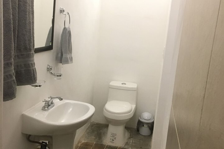Room 33 of 34