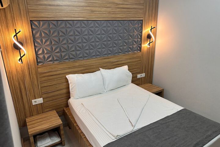 Room 16 of 68