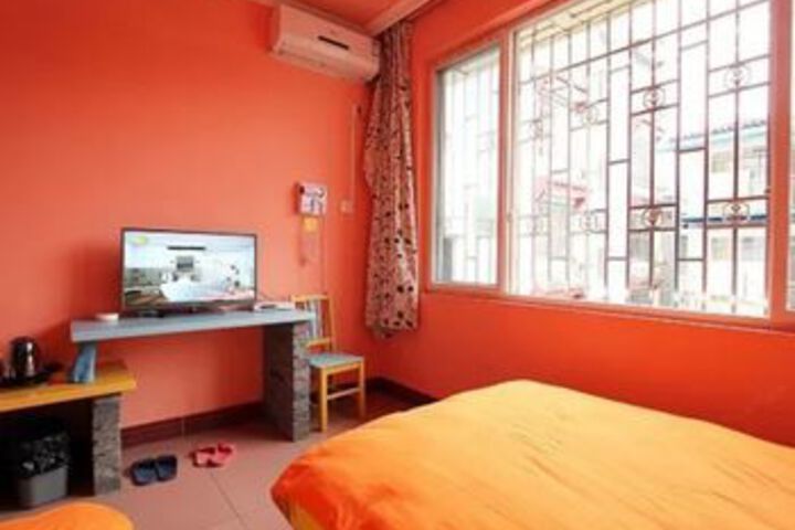 Room 9 of 33