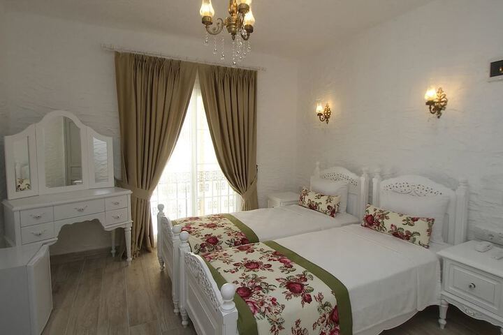 Room 3 of 23