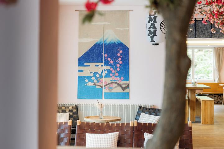 Hotel Interior 9 of 113
