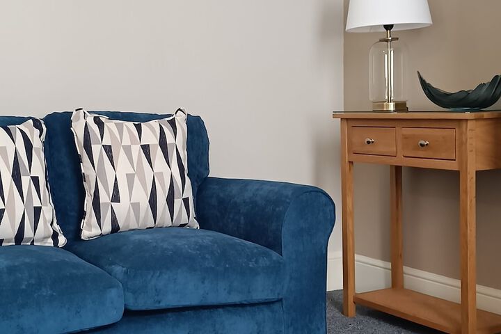 Lounge 17 of 17