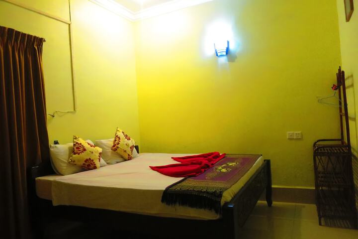 Room 2 of 42