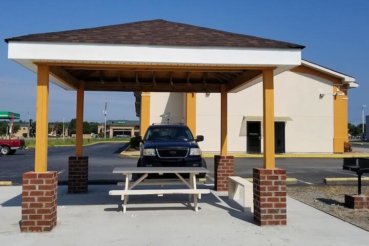 BBQ/picnic area