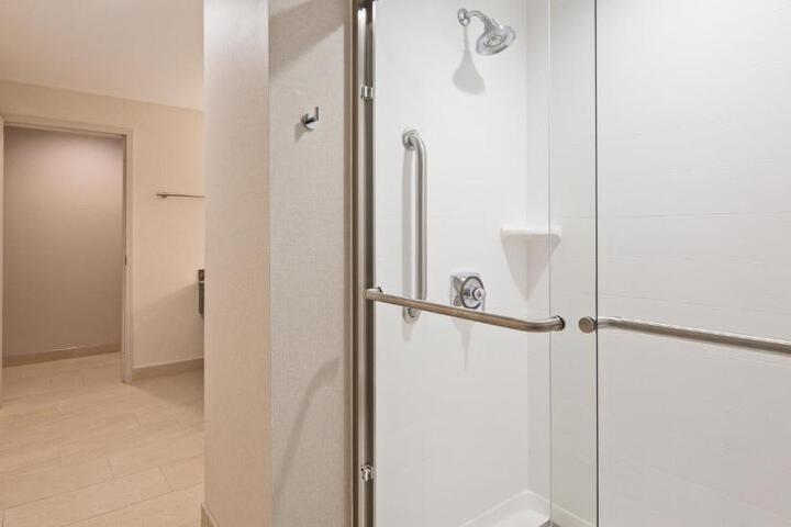 1 King Bed Microwave and Refrigerator Shower Only Full Breakfast (11 of 14)