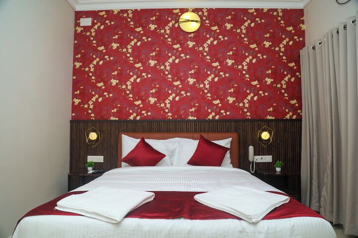 Room 13 of 65