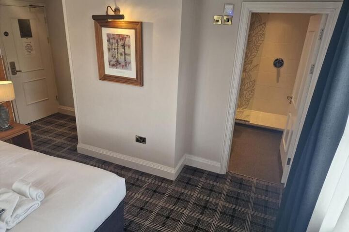 Room 5 of 36