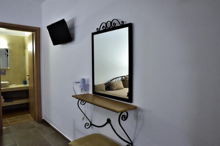 Room 8 of 58