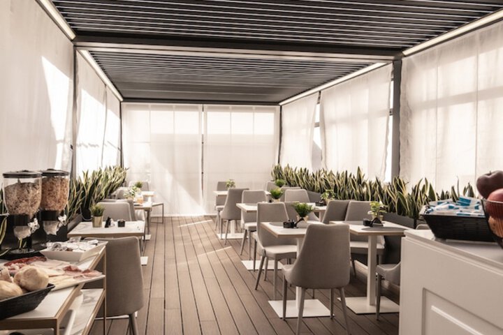 Lounge 188 of 209