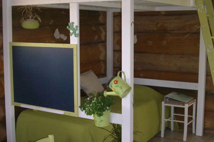 Room 16 of 18