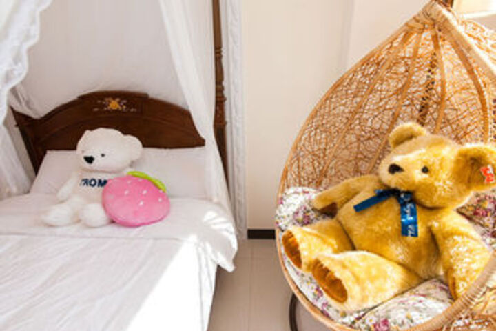 Room 18 of 25