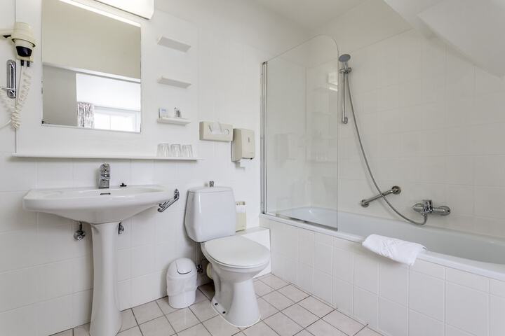 Clean Restrooms