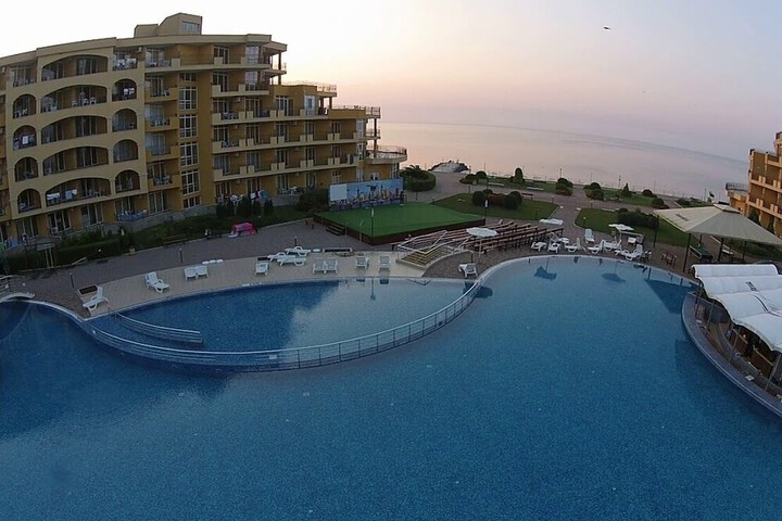 Pool 38 of 65