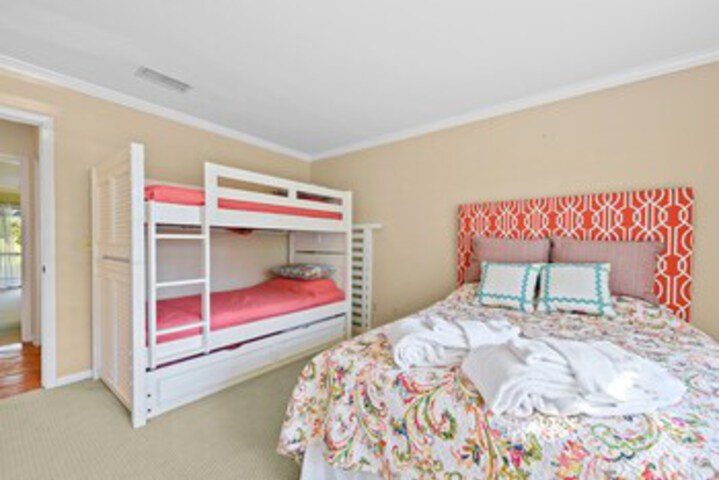 Room 49 of 61
