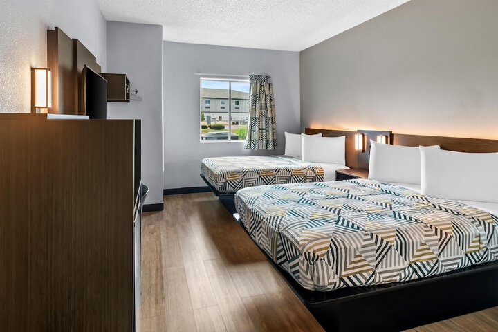 Room 12 of 37