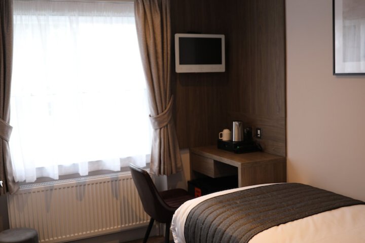 Room 37 of 76