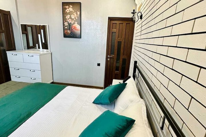 Room 13 of 126
