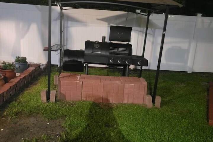 Property Grounds 23 of 29