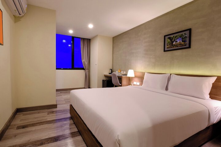 Room 8 of 24