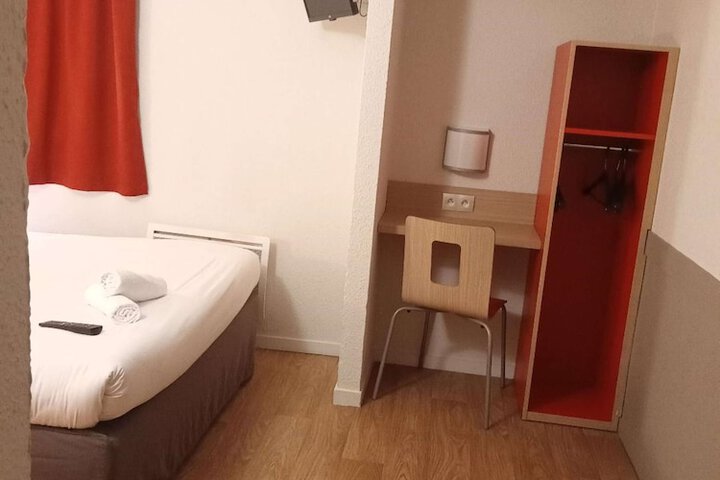Room 21 of 46