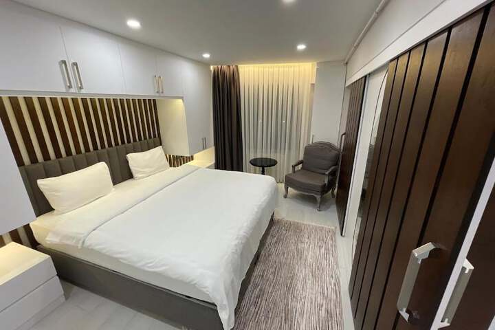 Room 37 of 129