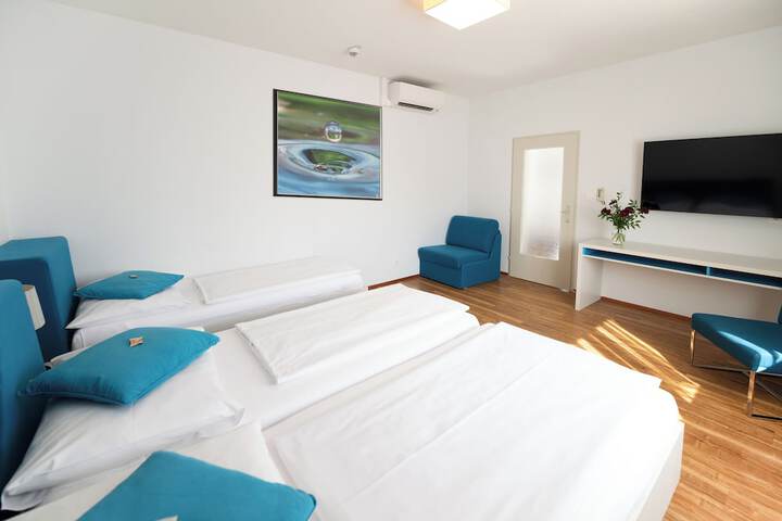 Room 3 of 16