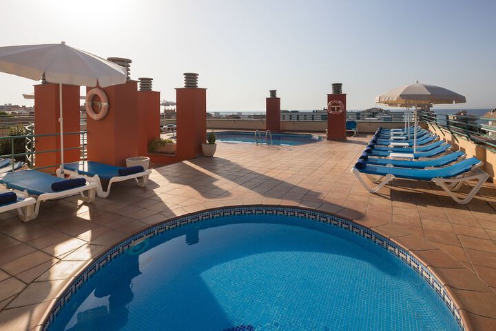 Pool Hotel