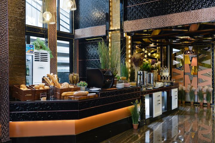 Breakfast area