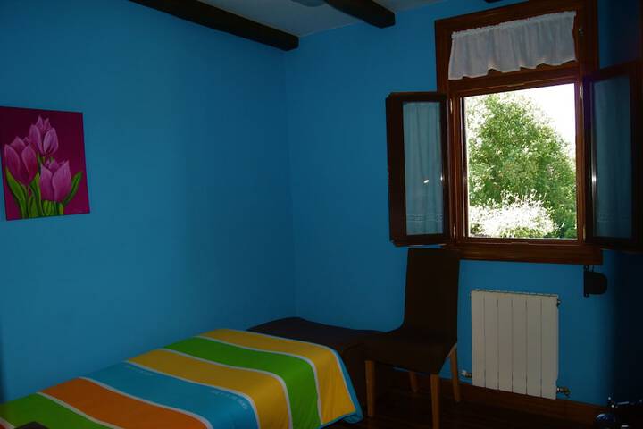 Room 17 of 94