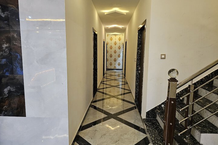 Room 19 of 38