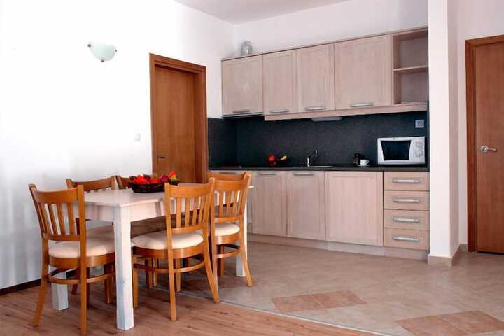 Room 7 of 32
