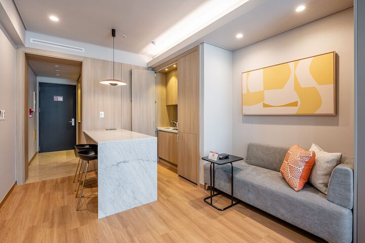 Room 10 of 82
