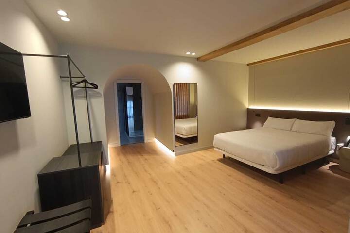 Room 2 of 27