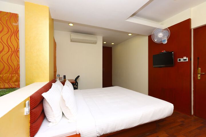 Room 11 of 23