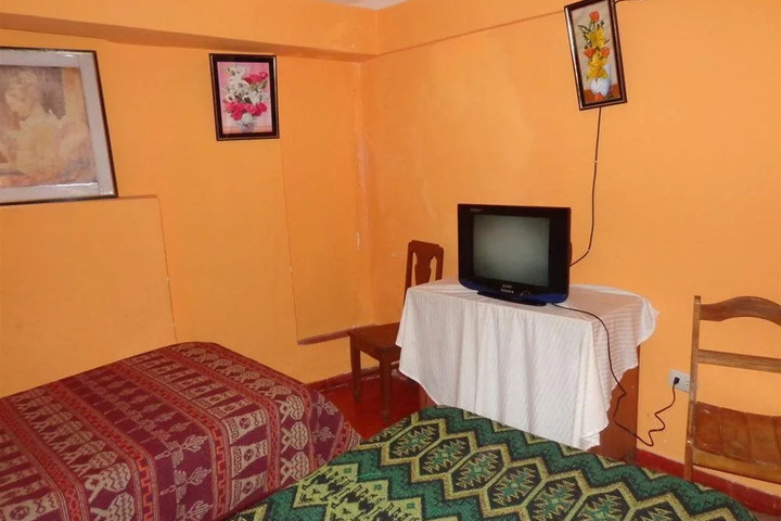 Room 4 of 12