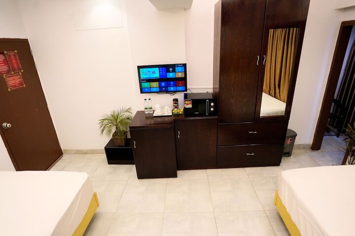 Room 8 of 26