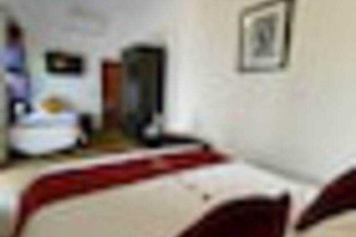 Room 44 of 435