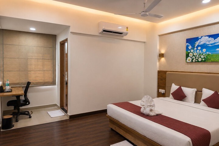 Room 6 of 32
