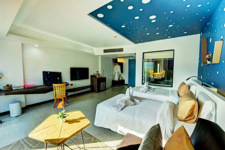 Room 13 of 50