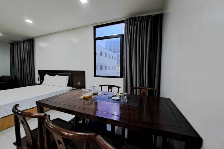 Room 30 of 32