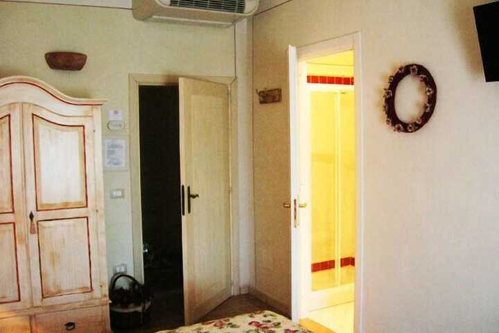 Room 8 of 47