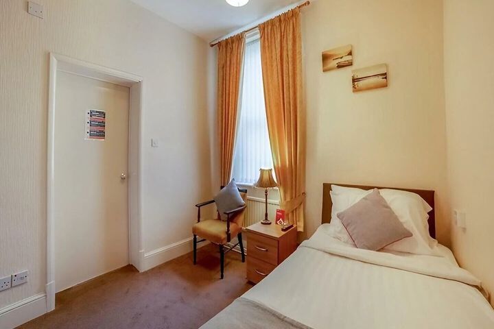 Room 9 of 31
