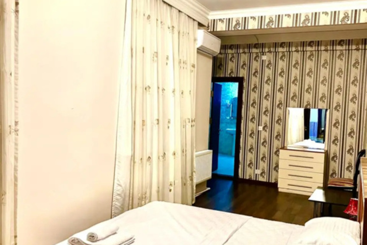 Room 5 of 19