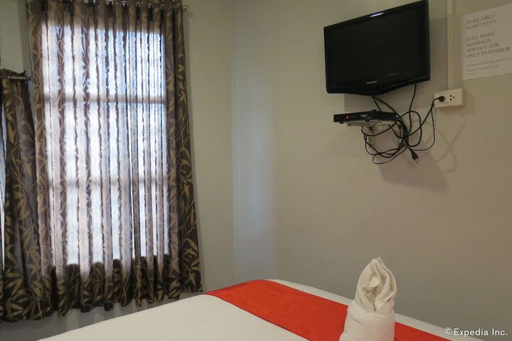 Room 11 of 48